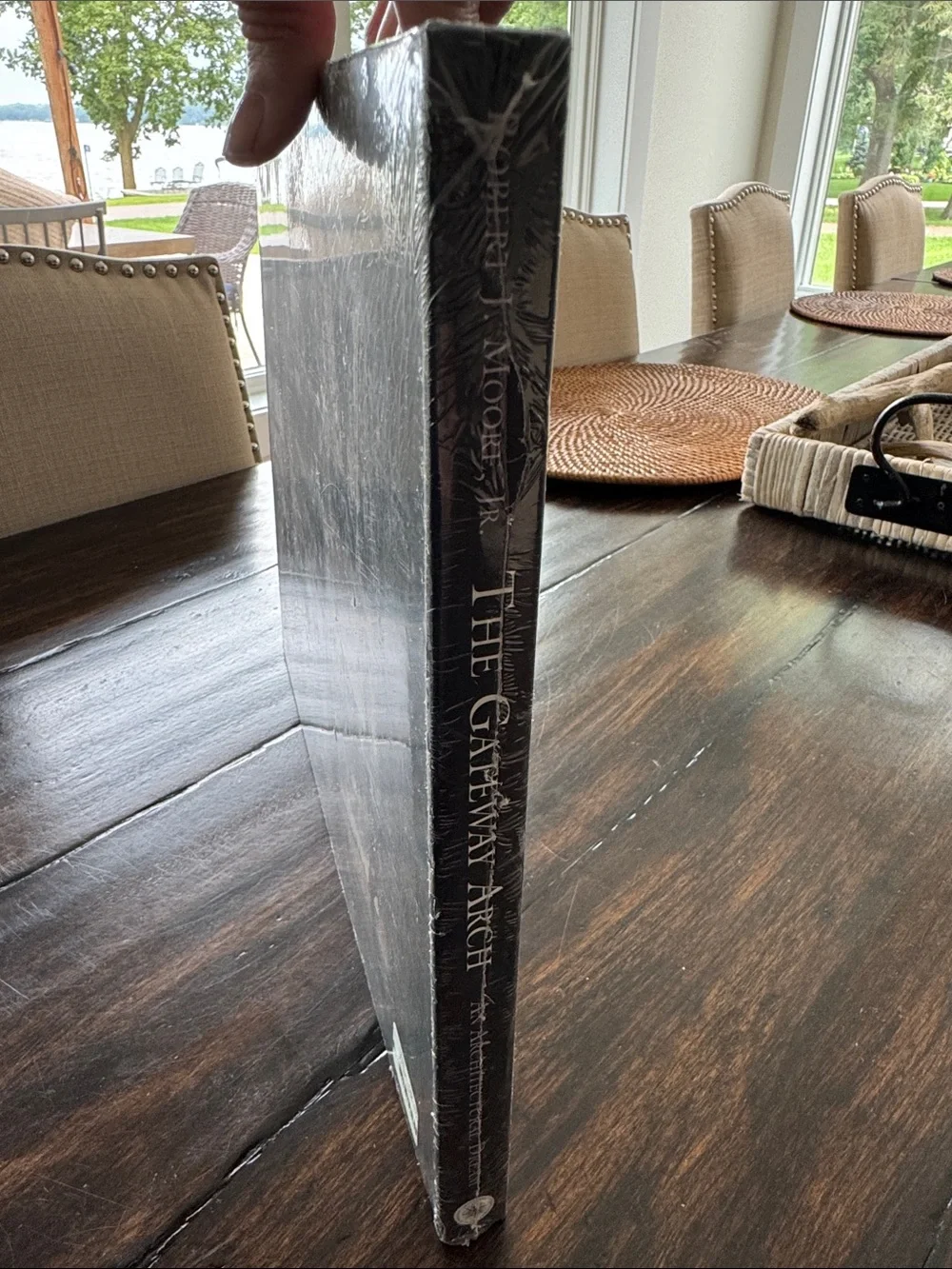 The Gateway Arch: An Architectural Dream - Hardcover Book by Robert J Moore,Jr.